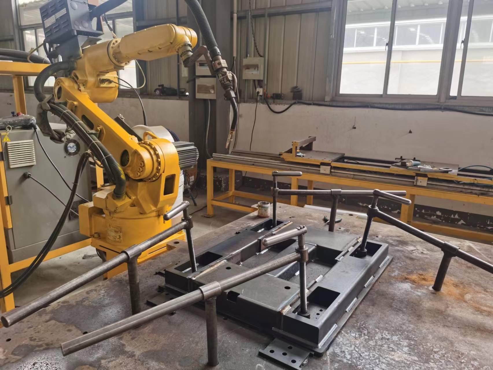 ​Holi Scale Revolutionizes Production with Welding Robots
